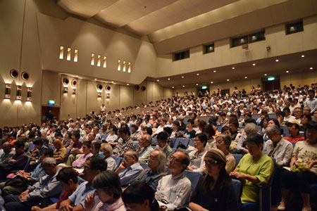 会場は戦争関連法案反対の熱気に包まれた